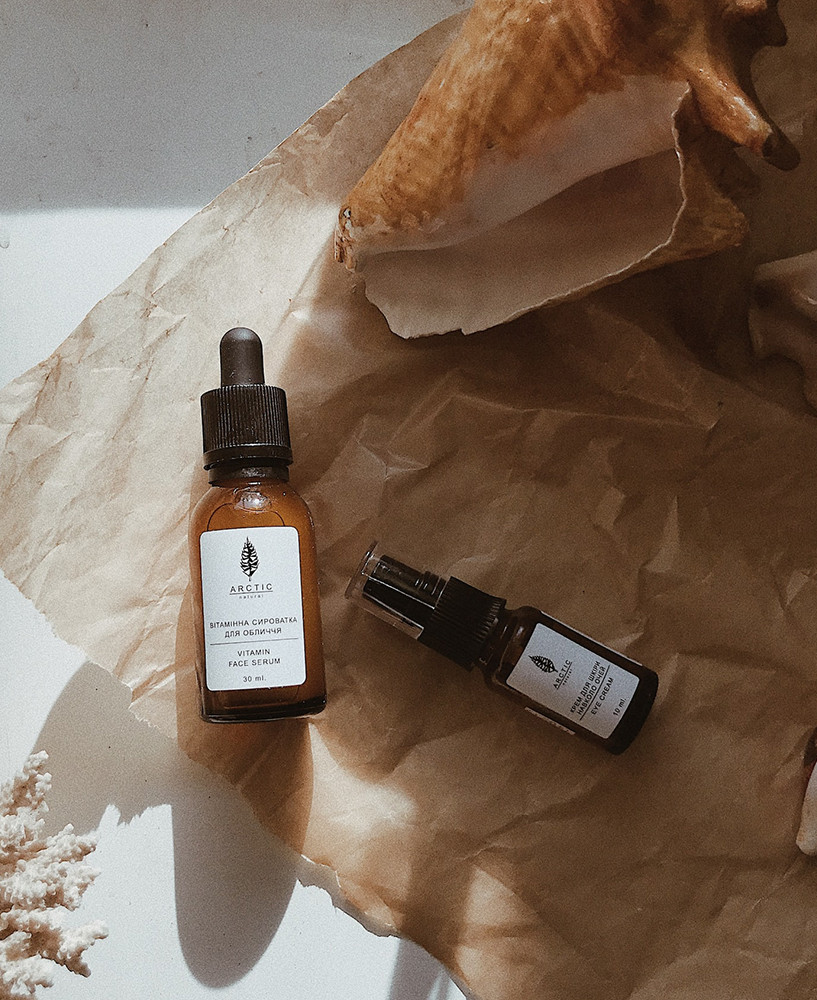 Make your hair smooth and shine with hair serum. 