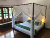 Poster bed with canopy