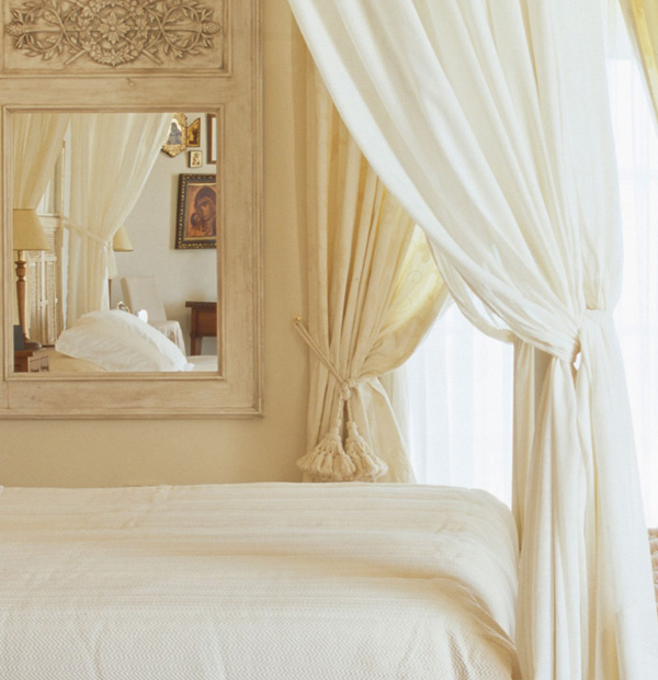 Silk Bed Canopy Curtain. Queen and King/californian King 