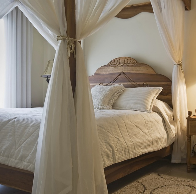 Decorative bed curtains in silk, cotton and polyester for four poster beds
