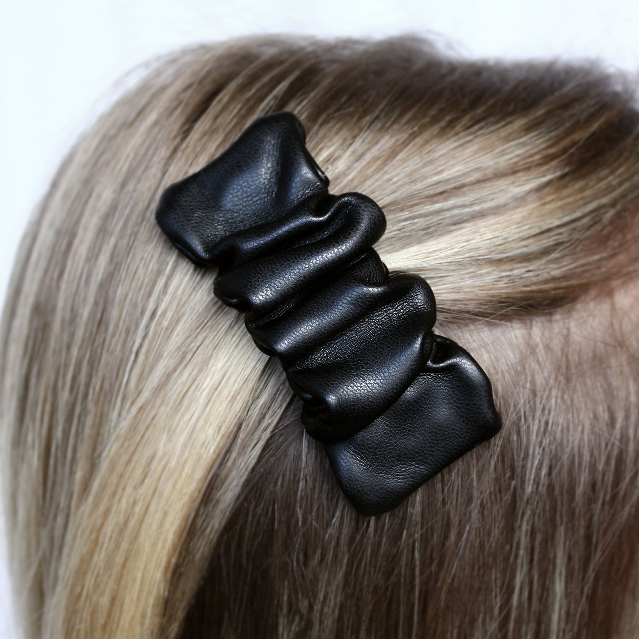 BeautyWorks Bow Snap-on Hair Clip – Black