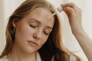 Hyaluronic Acid for Skin: How This Humectant Helps Dehydrated Skin Hold Moisture