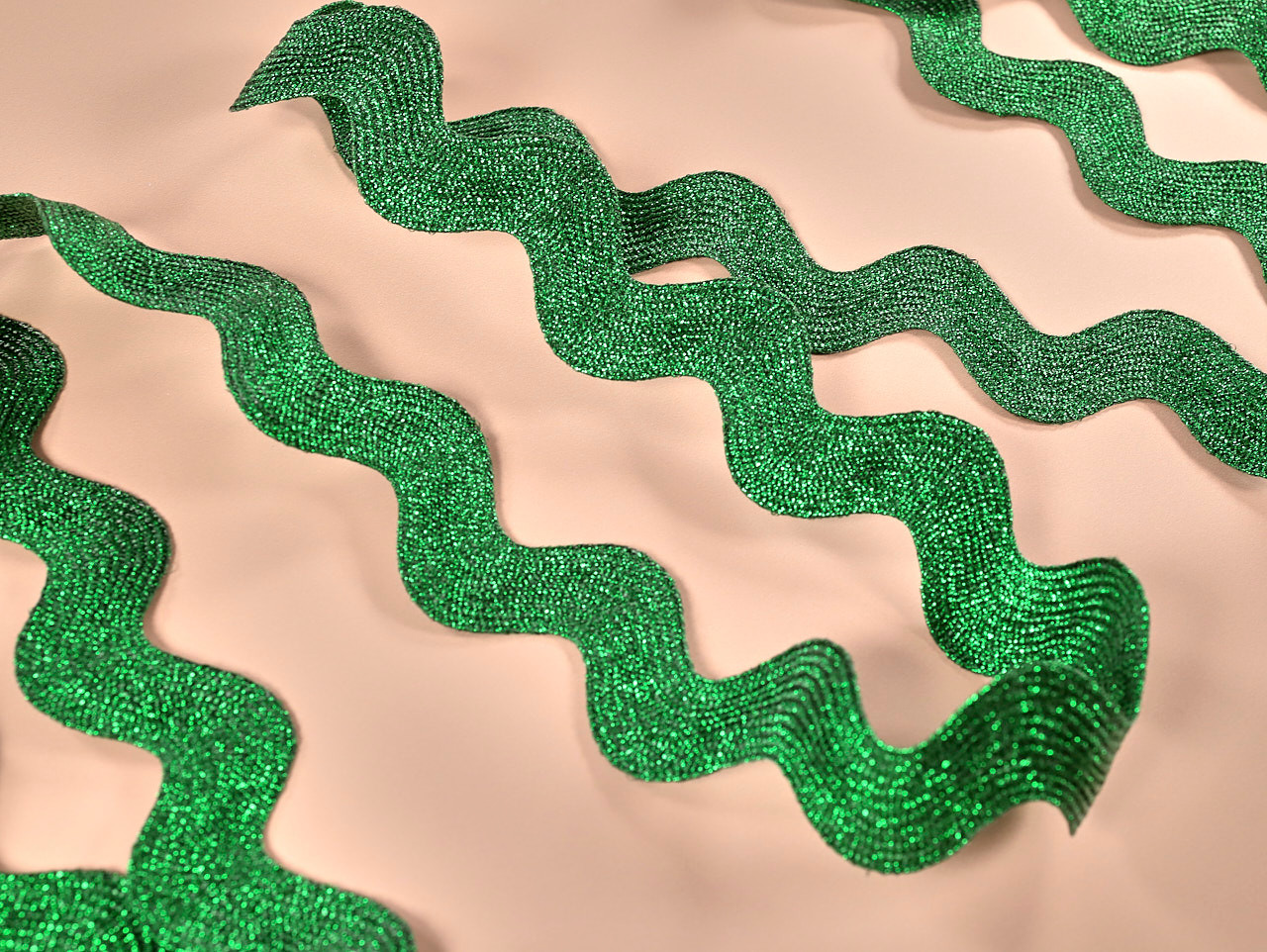 25mm Ric Rac Dressmaking Trim | Metallic Ric Rac Braid - 25mm - Emerald | Fabric ...