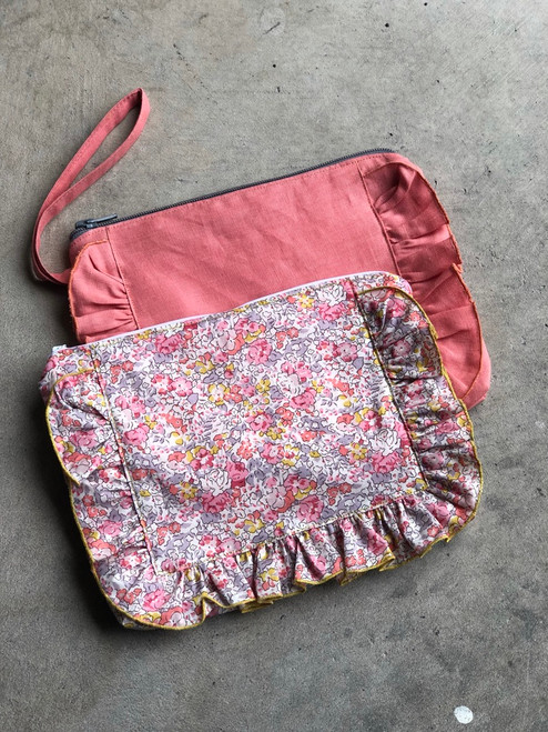 Atelier Mimito | Mimito Pouch with Optional Ruffle | Fabric Godmother Atelier Mimito | Mimito Pouch with Optional Ruffle | Fabric Godmother