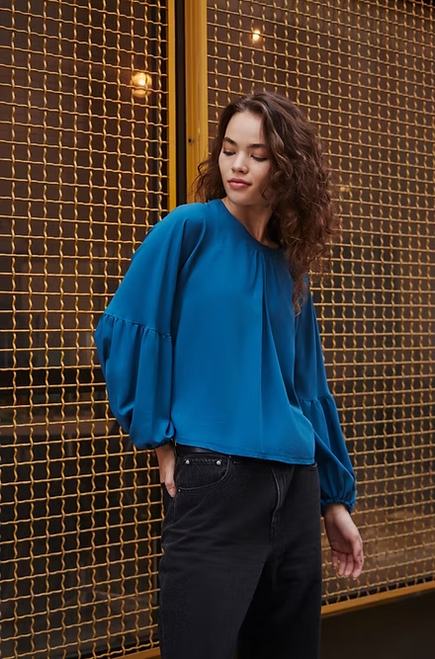 The Patterns Room | Evelyn Raglan Top | Fabric Godmother