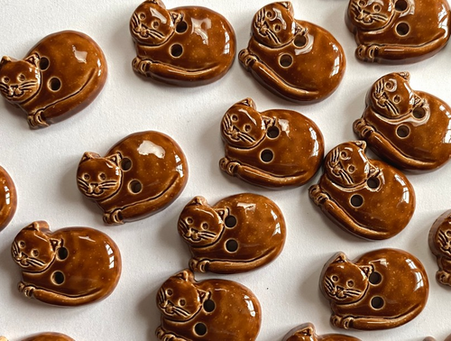 Haberdashery | Cat Button - 15mm - Orange | Fabric Godmother 