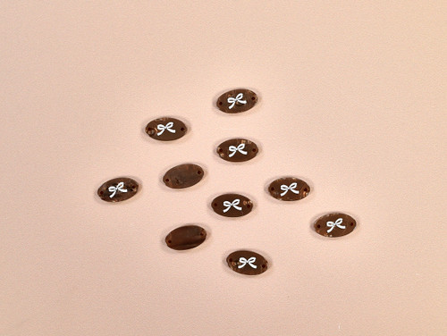 Haby | Bow Resin Garment Label - Brown | Fabric Godmother