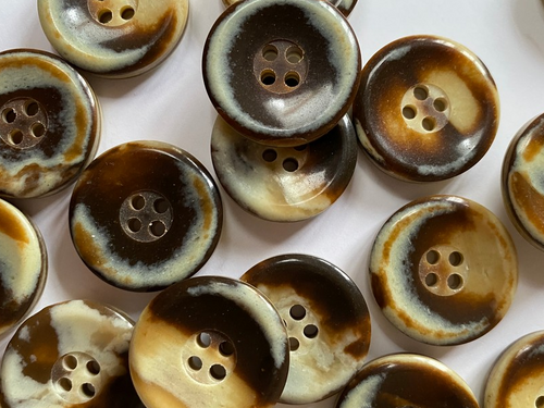 Haberdashery | Recycled Horn Buttons - 25mm - Brown | Fabric Godmother