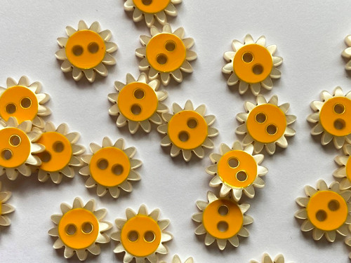 Haberdashery | Daisy Gloss Buttons - 12mm - Yellow | Fabric Godmother