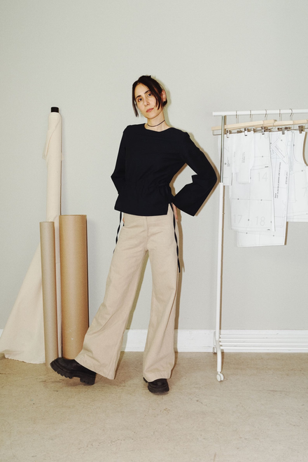 How To Style Zara High Waisted Trousers - Digitaldaybook  High waisted  pants outfit, High waist outfits, High waisted trousers outfit