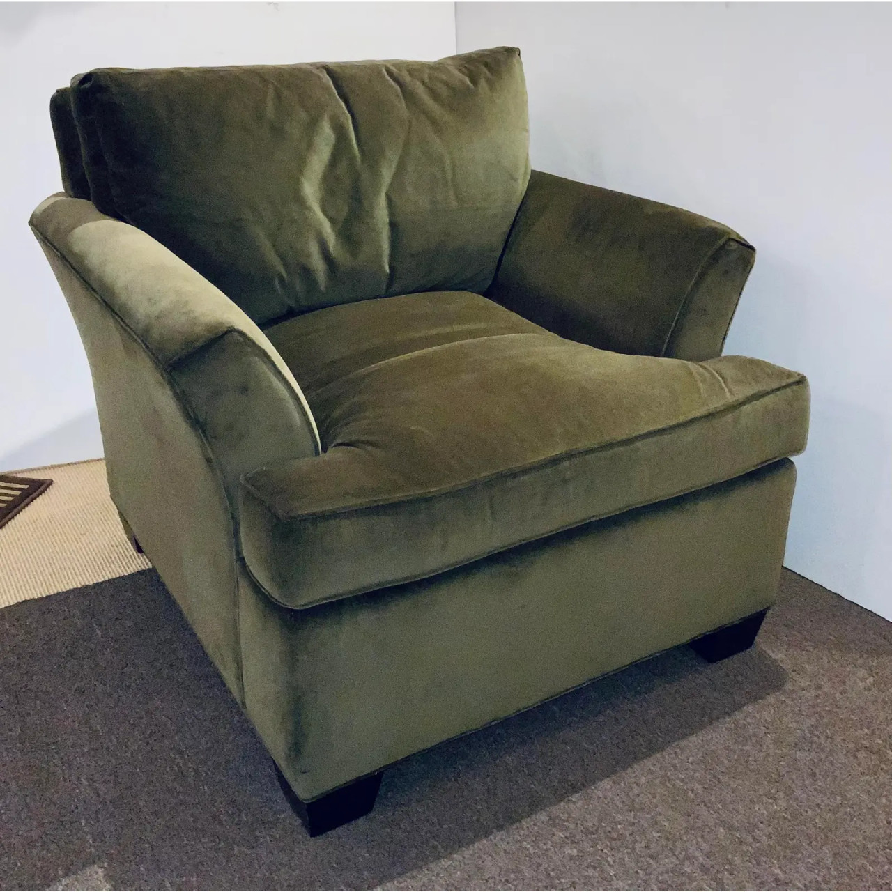 Modern green 2025 velvet chair