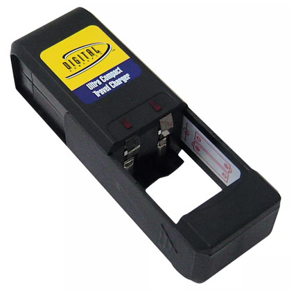 4 AA or AAA Ultra Compact Battery Charger  CH-1810