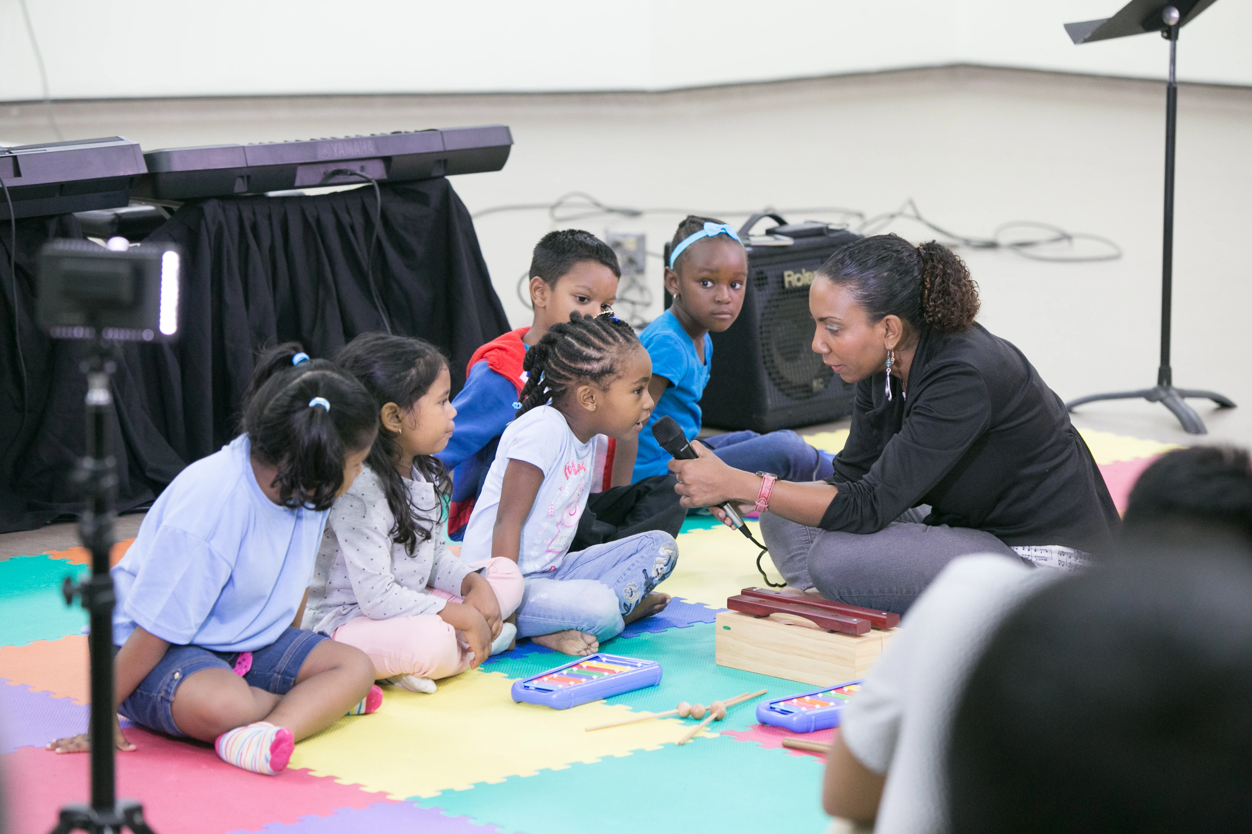 Child using the singing voice during a Preparatory Piano and Voice music experience