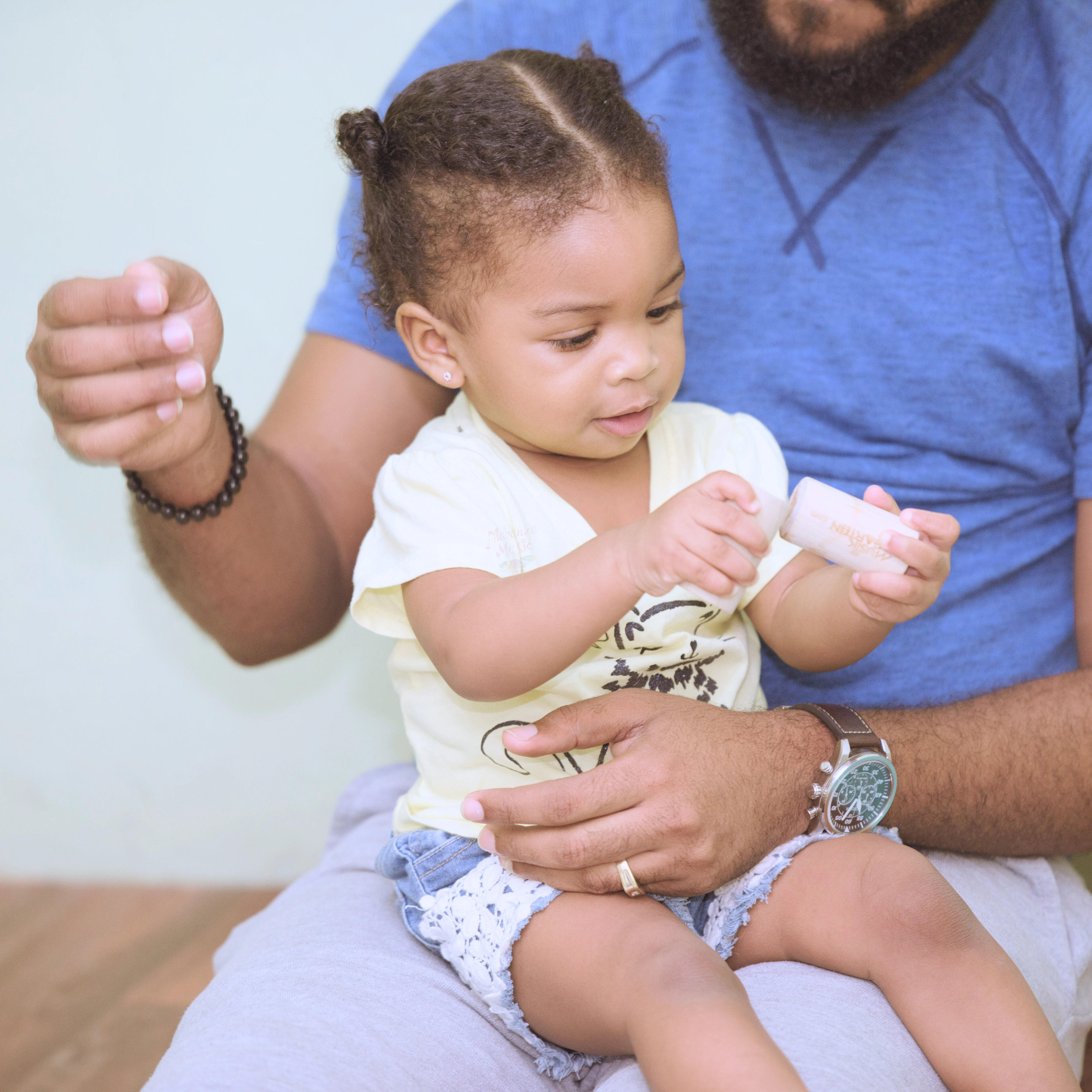 Baby participating in an Alabanza Music Bouncing Bambinos session
