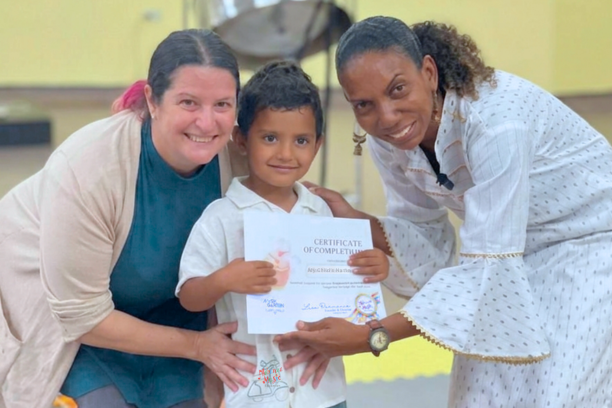 Az receiving Musikgarten certificate