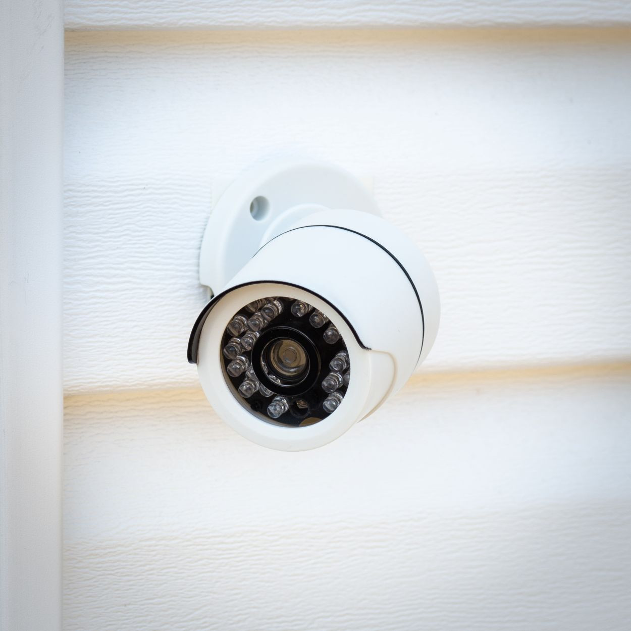 SABRE Security Camera - Thumbnail 2