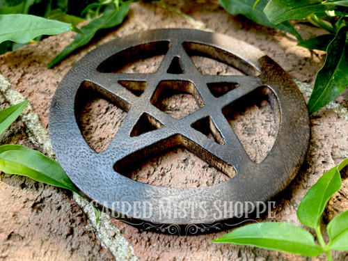 Pentacle Hand Carved Wooden Round Altar Paten for Offerings, Spells, Ritual, Altar Tile, Sacred Space, Decoration, Altar, Wicca, Witchcraft