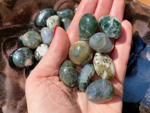 Moss agate is a transparent and translucent agate containing inclusions which resemble moss or natural foliage. It is a stone that is beneficial to nearly everyone. Moss agate is wholesome and modest in vibration, sharing with us balance and stability. It is an excellent stone for those in recovery or convalescing after an illness. It is deeply connected with Earth's energy, and through that connection can be very grounding energetically.