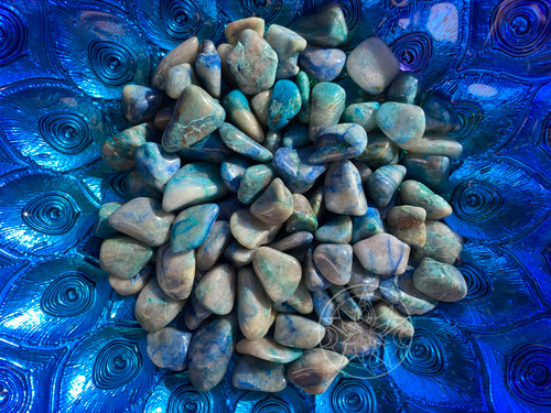 Quantum Quattro is a powerful balancing crystal, helping you to become balanced on all levels, mind, body, and spirit. It helps to dissolve emotional distresses, fear, and sadness. It helps to dissolve emotional distresses, fear, and sadness. Further, this crystal ground and protects by clearing harmful energies from your energetic bodies and releasing them to the Earth for redistribution. Quantum Quattro, through this healing process, can help your body prepare for physical healing.