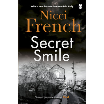 Secret Smile - ISBN 9780141034171