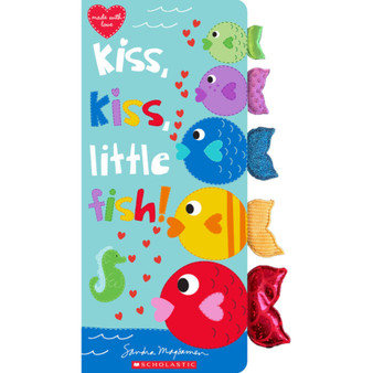 Kiss, Kiss, Little Fish - ISBN 9781338682250