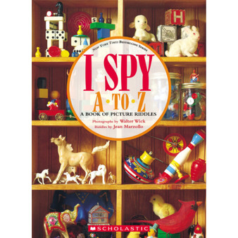 I Spy A To Z: A Book of Picture Riddles - ISBN 9781338810578