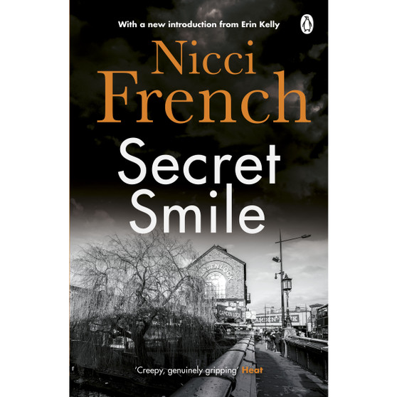 Secret Smile - ISBN 9780141034171