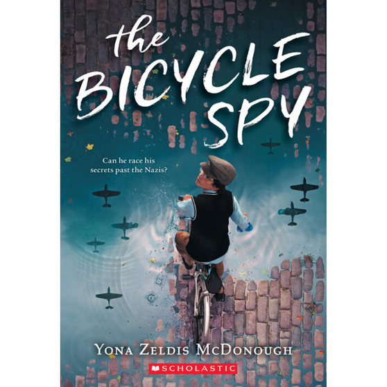 The Bicycle Spy - ISBN 9780545850964