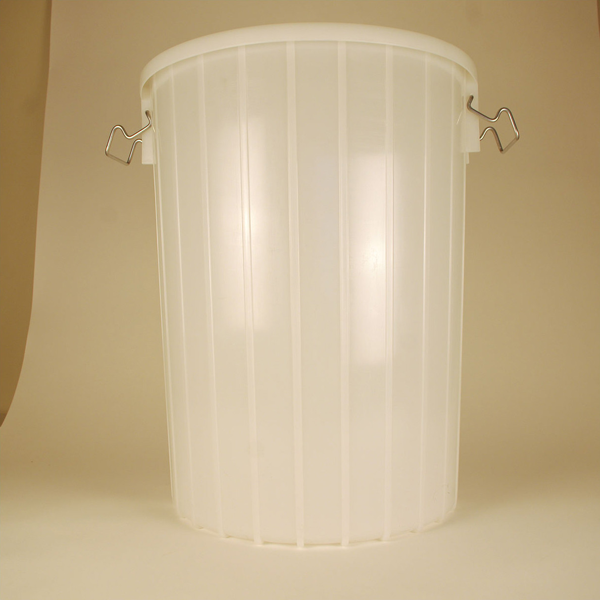 10 Gallon Fermenter with Lid, Brand LD Carlson