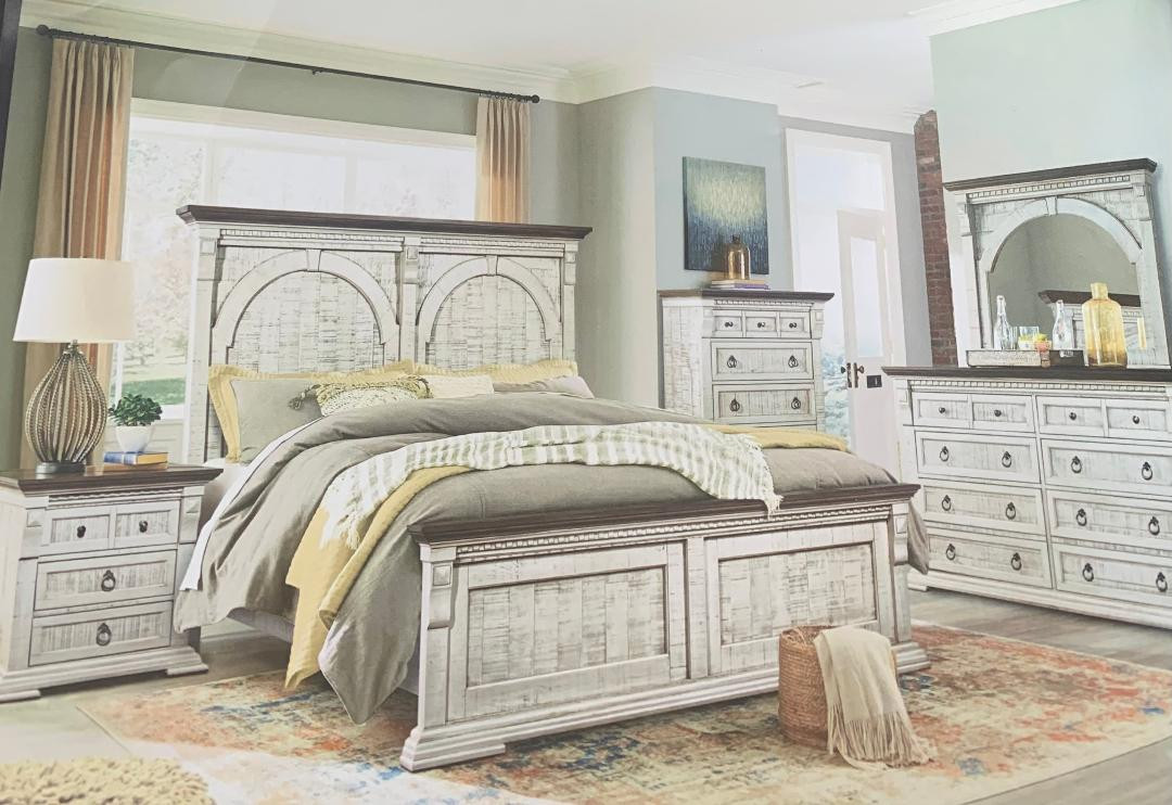 JORMAN PONDEROSA SOLID WOOD King Bedroom set ( King bed , Dresser