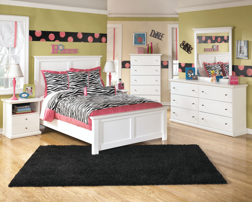 Bostwick Shoals White Dresser, Mirror, Full Panel Bed & 2 Nightstands