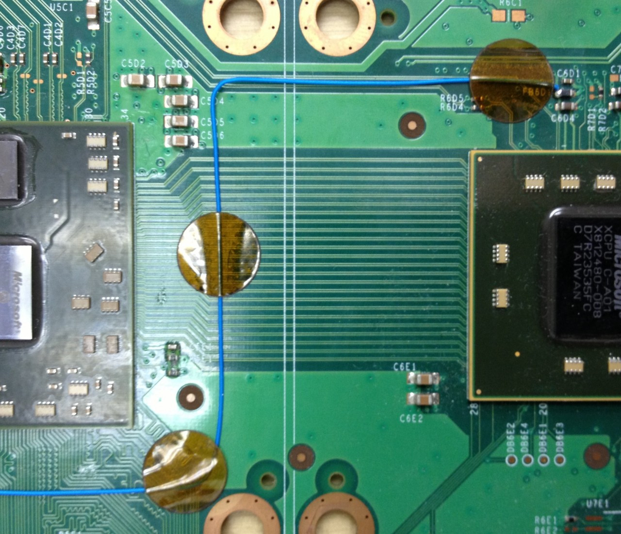 Wire tacking labels for PCB rework and assembly able to sithstand ...