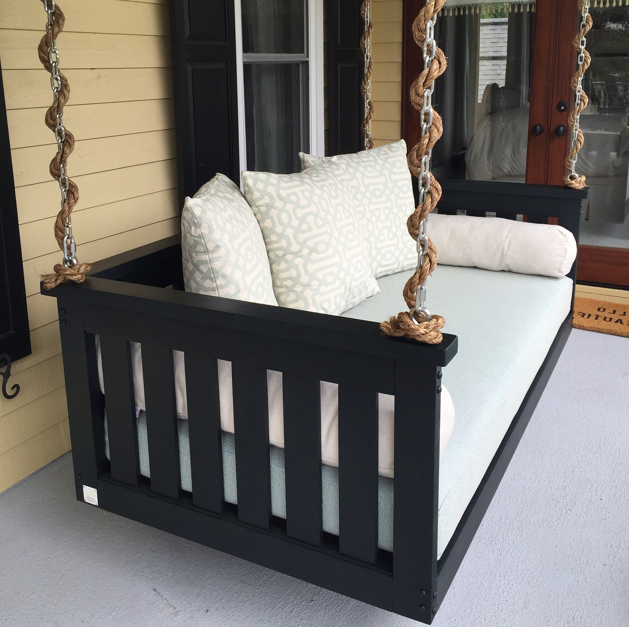 The Windermere Swing Bed