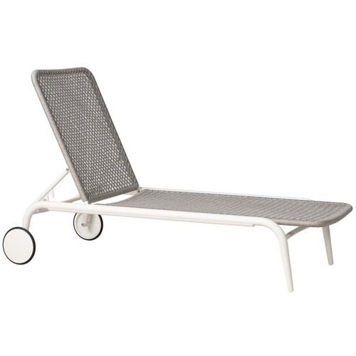 Lloyd Flanders Venetian Chaise Lounge Chair