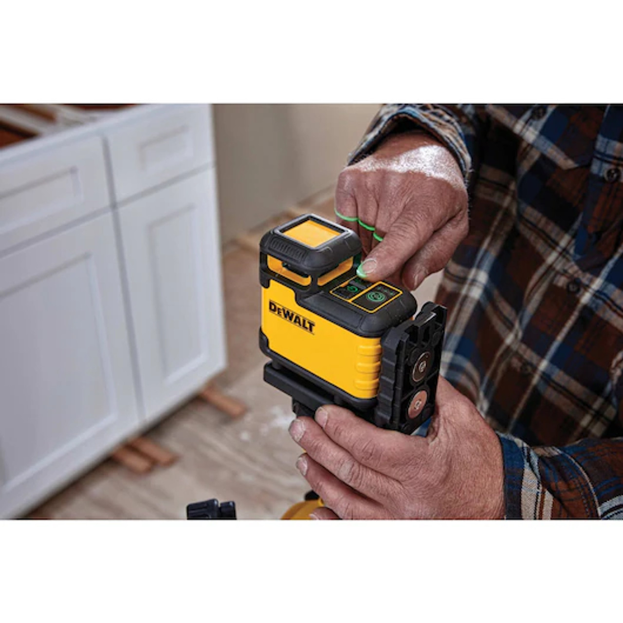 DeWALT Cross Line Laser Green Beam 360 Tool Kit Depot