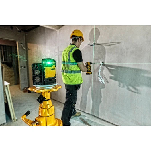 DeWALT Cross Line Laser Green Beam 360° Tool Kit Depot