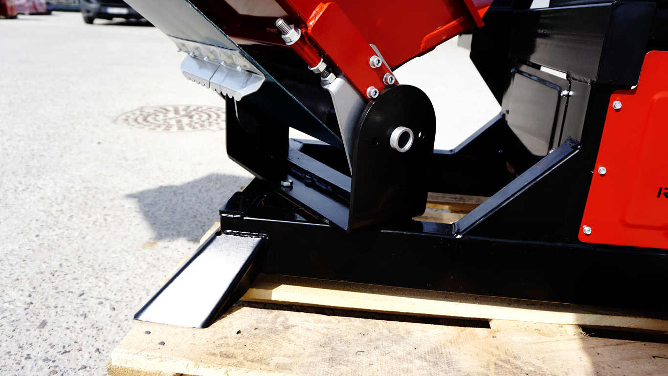 Remet RP200 Pro Series PTO Branch Logger - Northern Woodsmen