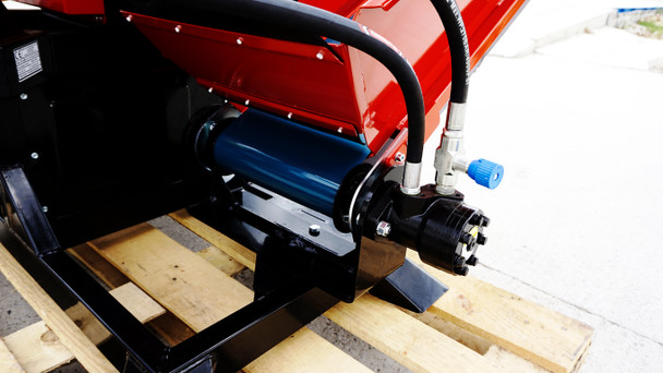 Remet RP150 Pro Series branch logger belt conveyor hydraulic motor left view