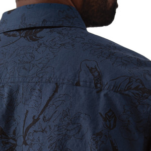 Ethan Organic Cotton Shirt studio in navy blue shoulder detail