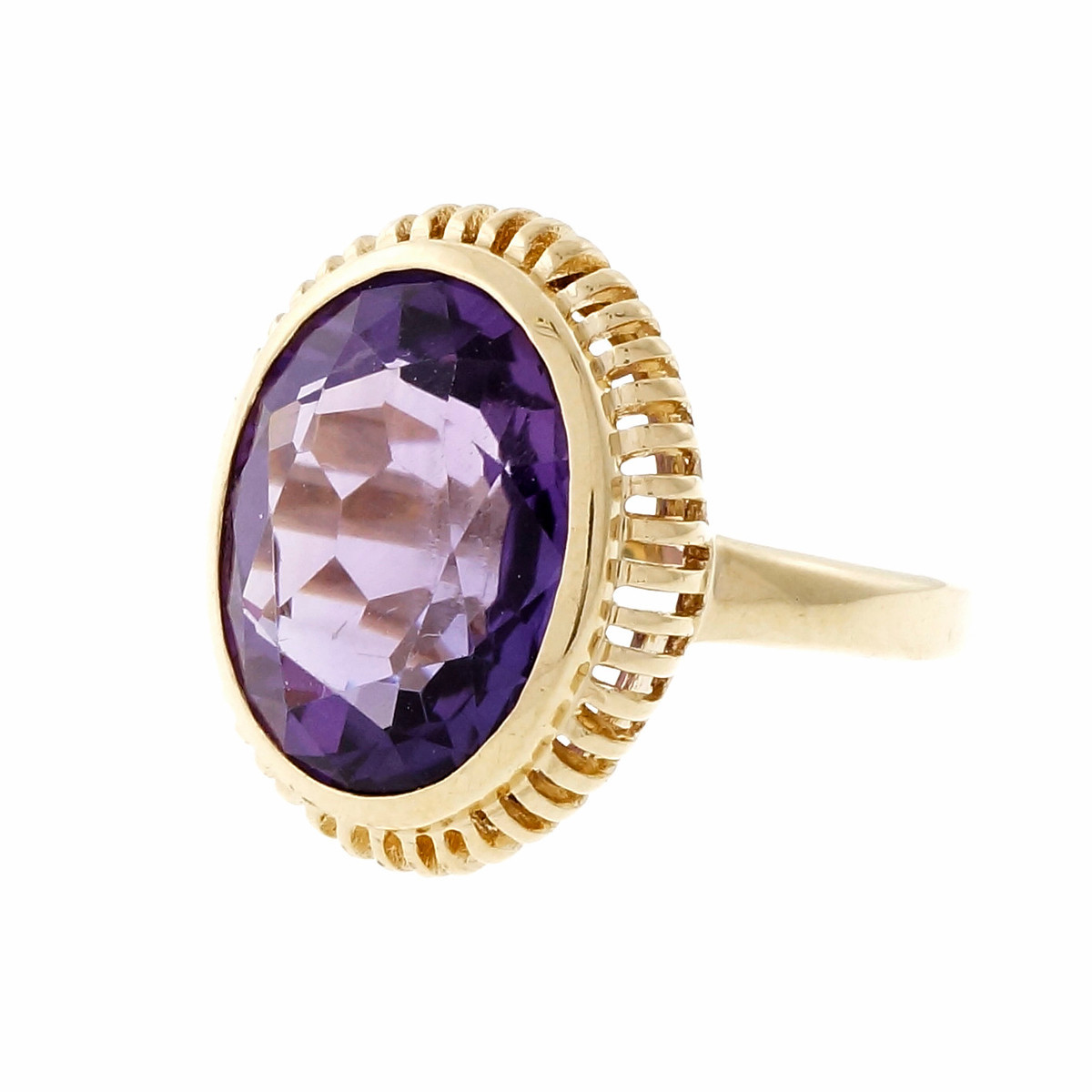 Estate Large Oval Amethyst Ring 14k Yellow Gold petersuchyjewelers
