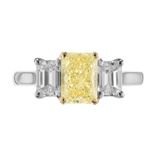 1.07 Lab Grown Radiant Cut Emerald cuty Diamond Platinum 18k Yellow Gold Engagement Ring