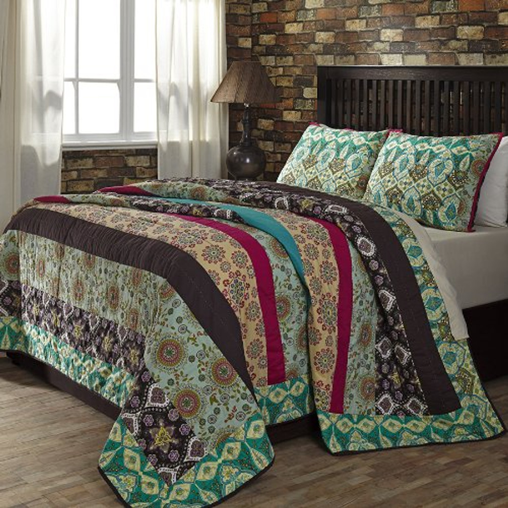 Capri Quilt with Two Shams