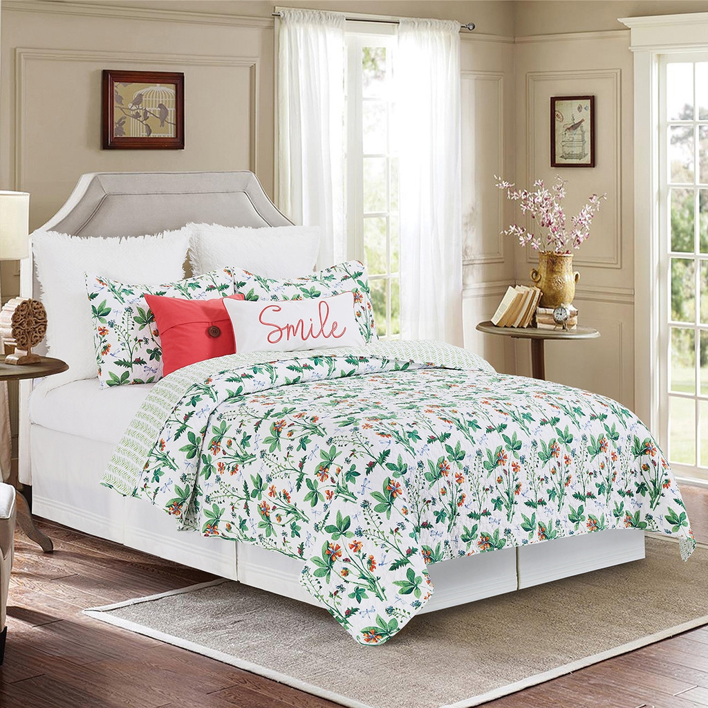 Clover Bug 3 Pc quilt Set in Queen or King Size