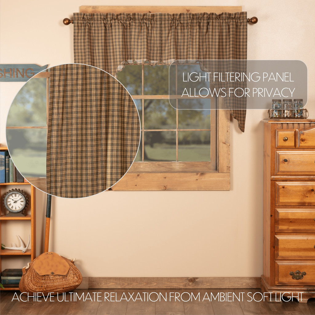 Cedar Ridge Scalloped Swag 36 x 36"