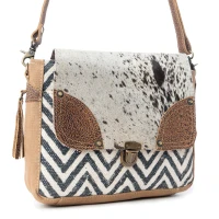 Pearl fusion Messenger Bag