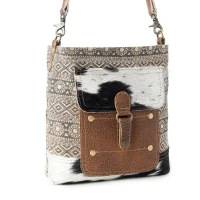 Tribal Pony Western Crossbody Bag om Olive & Brown 