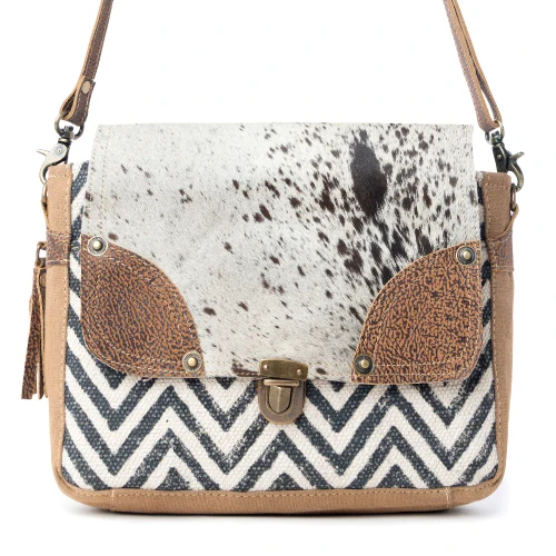 Pearl fusion Messenger Bag
