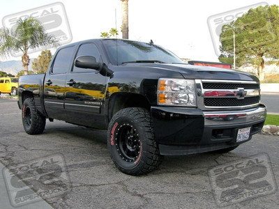 ReadyLift 2.25" Leveling System, 17" Method Racing Wheels, 33x12.50x17 General Grabber Tires