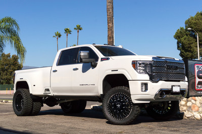 2021 GMC Sierra 3500 DRW - 6.5" Lift - BDS / Fox
