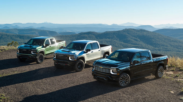 2027 Chevy Silverado Gets a Fresh Look, Bigger Screens, and New V8 Engines
